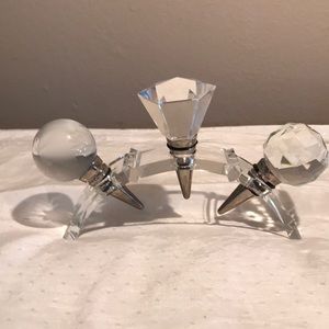 Wine bottle stopper set.